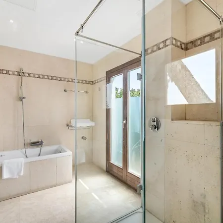 Apartment All About Puente Romano Penthouse