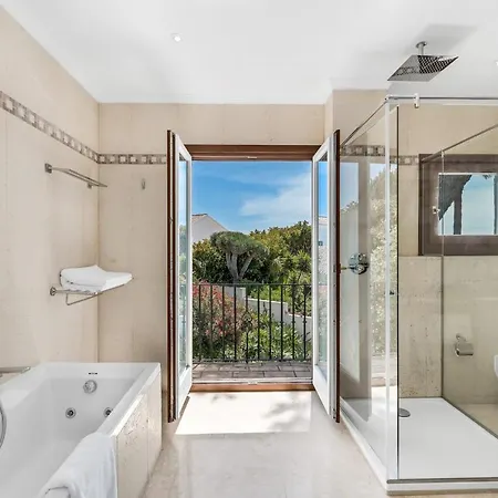 All About Puente Romano Penthouse Marbella
